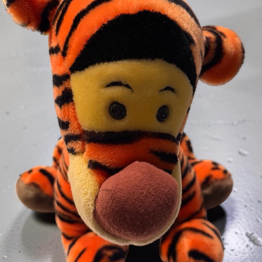 80s Vintage Disney Parks Exclusive Tigger Plush 16” Black Orange Disney World - Picture 8 of 16